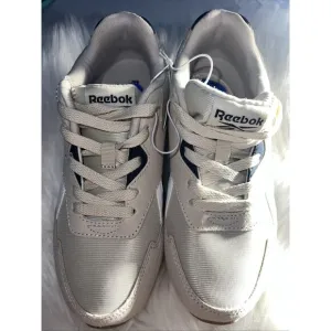 REEBOK WHITE WHITE CREAM MEN'S SIZE 2 US NEW WITHOUT THEIR ORIGINAL BOX!!!