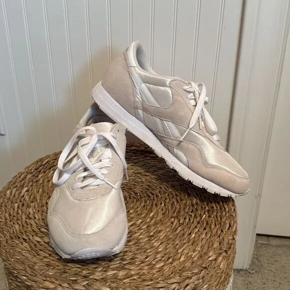 Reebok Classic Beige/White Sneakers - Uppers of Man-Made Materials &amp; Leather