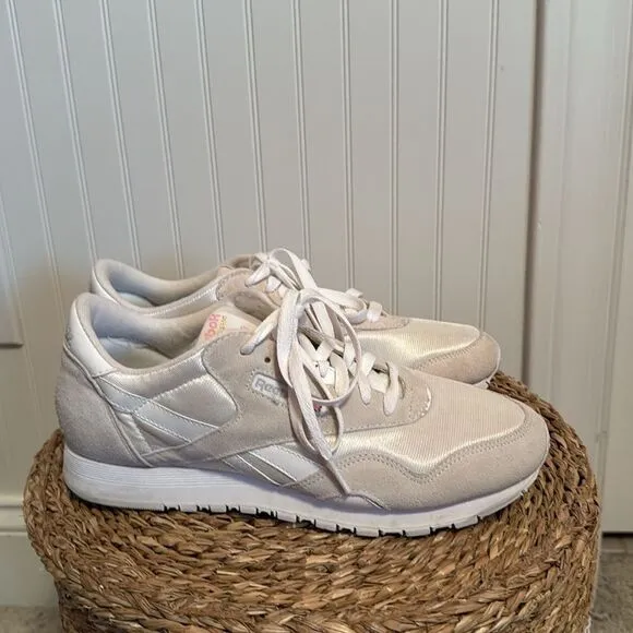 Reebok Classic Beige/White Sneakers - Uppers of Man-Made Materials &amp; Leather