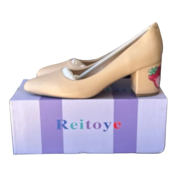 Reitoye Women’s Low Heels Size 7.