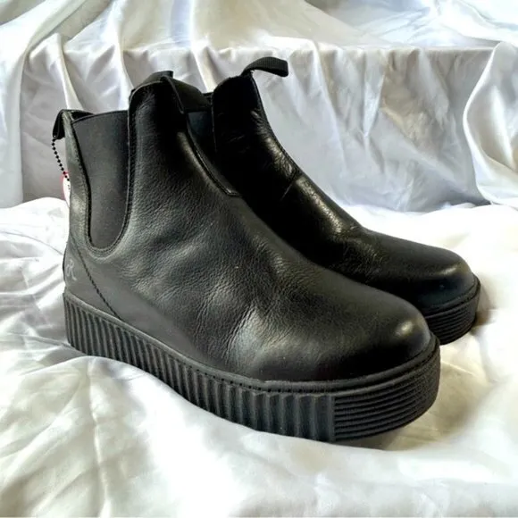 Report NWT Bubba Run Black Faux Fur Slip On Boots- Size 7