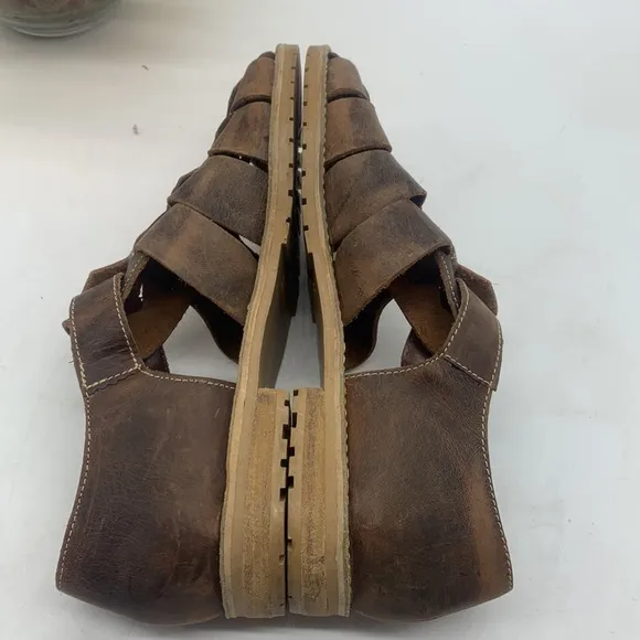 Riverstone Brown Leather Fishing Sandals Size 9.5. MCS3030B