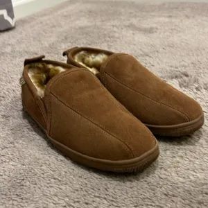 RJS Fuzzies Sheepskin Slippers House Shoes brown Mens Size 8