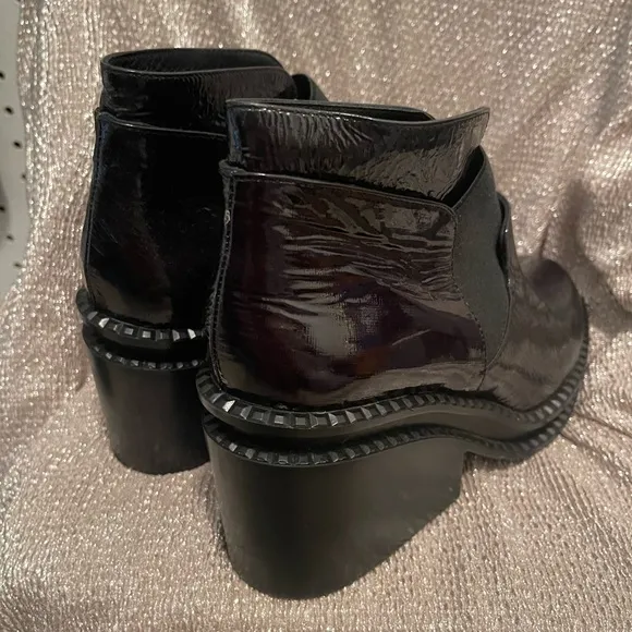 Robert Clergerie Black Ankle Boots with Elastic Band