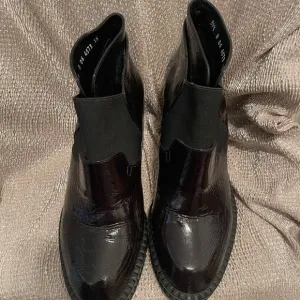 Robert Clergerie Black Ankle Boots with Elastic Band