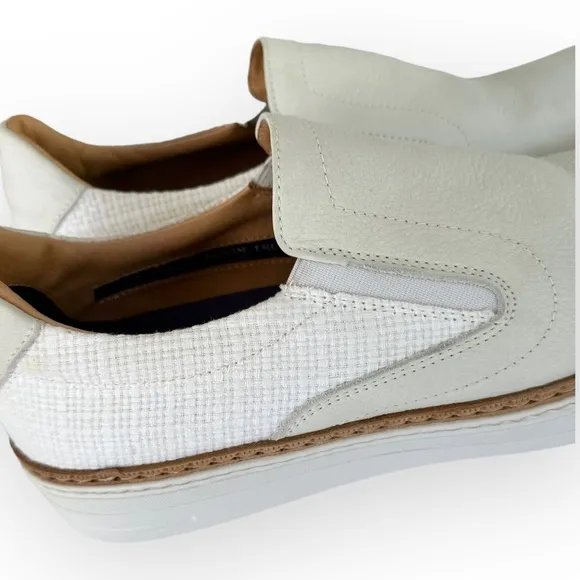 Robert Graham • Hanover Leather Linen Slip On Sneakers