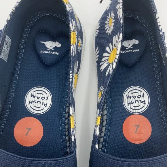 Rocket Dog Daisy Print Slip On Sneakers Size 7