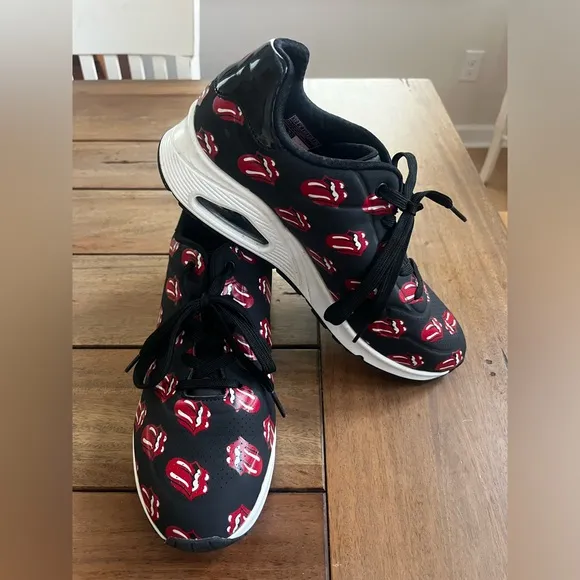 Rolling Stones Skechers Black Sneakers with classic stones mouth! Size 11 NWOT!