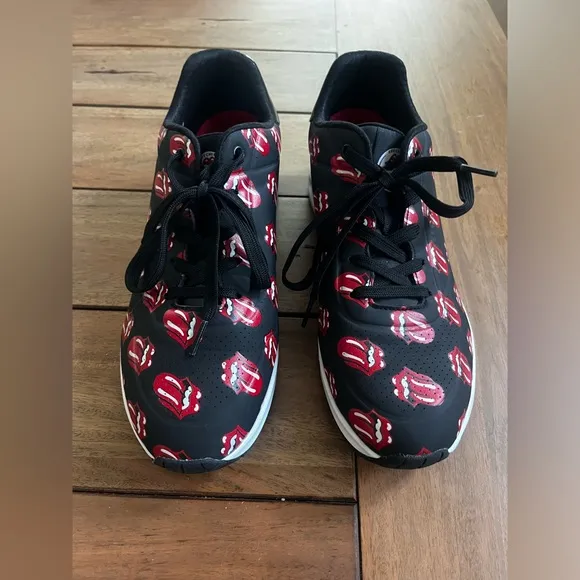 Rolling Stones Skechers Black Sneakers with classic stones mouth! Size 11 NWOT!