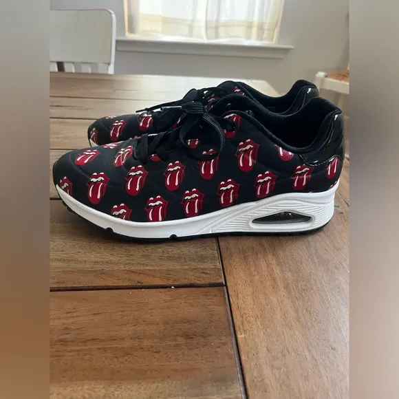 Rolling Stones Skechers Black Sneakers with classic stones mouth! Size 11 NWOT!