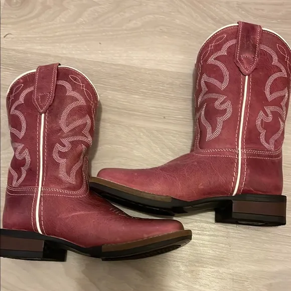Roper Kids' pink Western Boots.