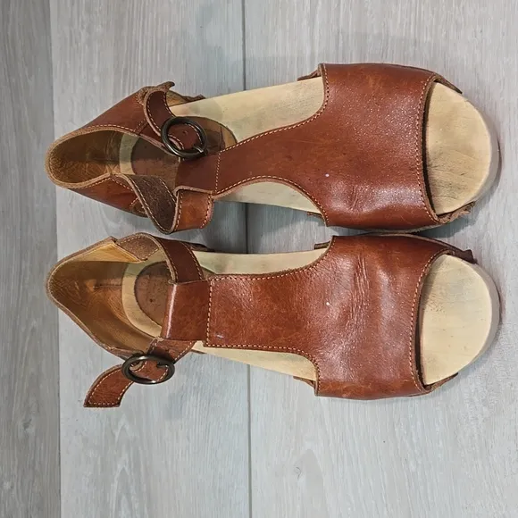 Rosa Mosa Women's Brown Leather Wedge Platform Sandals Shoes Sz 38/8