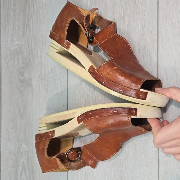 Rosa Mosa Women's Brown Leather Wedge Platform Sandals Shoes Sz 38/8