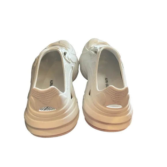 Rose in Good Faith Shoes White Cutouts Men’s Size 9 NEW IN BOX