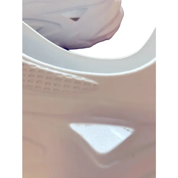 Rose in Good Faith Shoes White Cutouts Men’s Size 9 NEW IN BOX