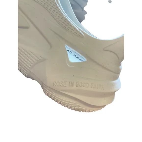Rose in Good Faith Shoes White Cutouts Men’s Size 9 NEW IN BOX