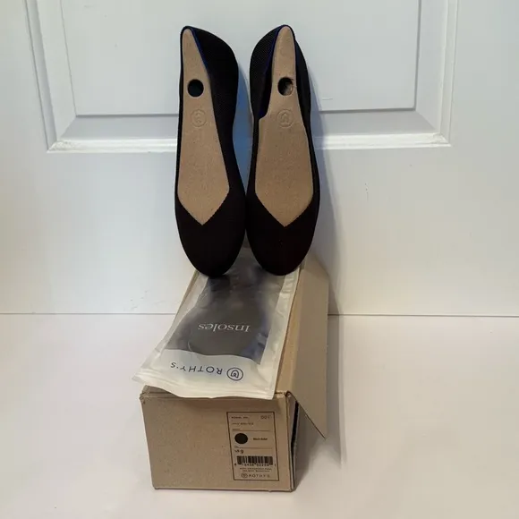 ROTHY’S NEW SHOES THE FLAT BLACK SOLID SLIP ON SIZE 9 NIB