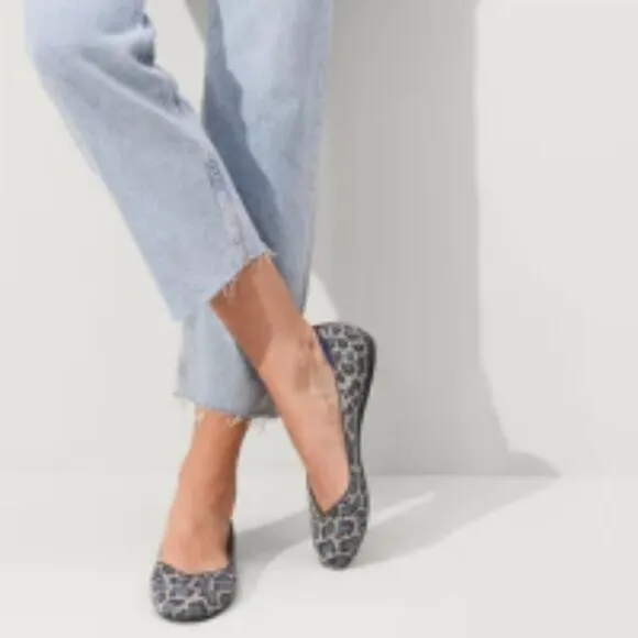 Rothys Size 6.5 Grey Spot Animal Print The Flat Shoes‎