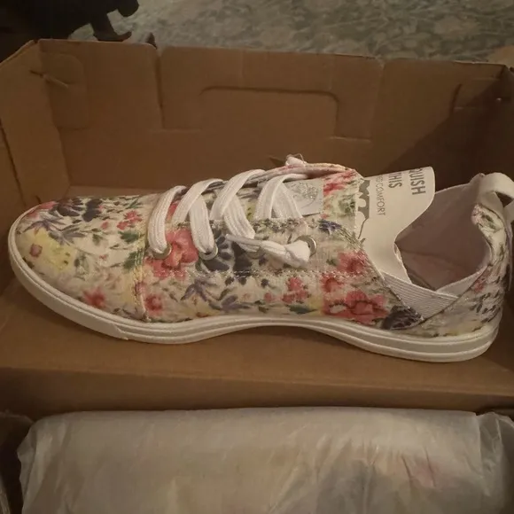 Roxy NIB Libbie Floral sneakers