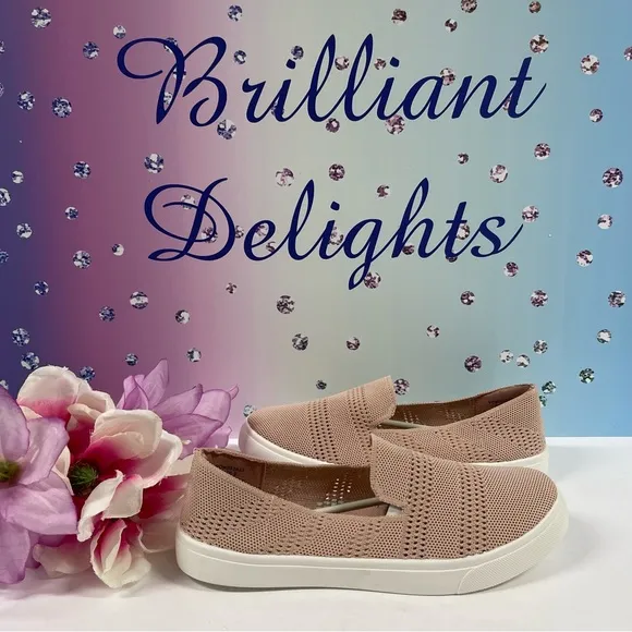 💗SALE! MEIKA SLIP ON SNEAKERS