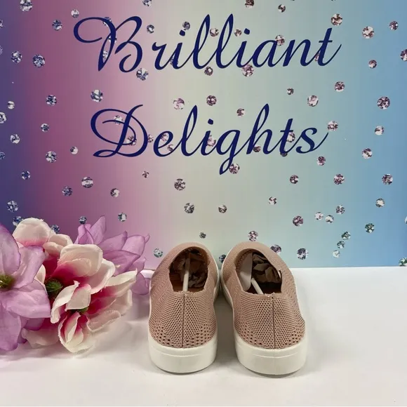 💗SALE! MEIKA SLIP ON SNEAKERS