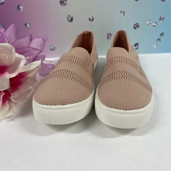 💗SALE! MEIKA SLIP ON SNEAKERS
