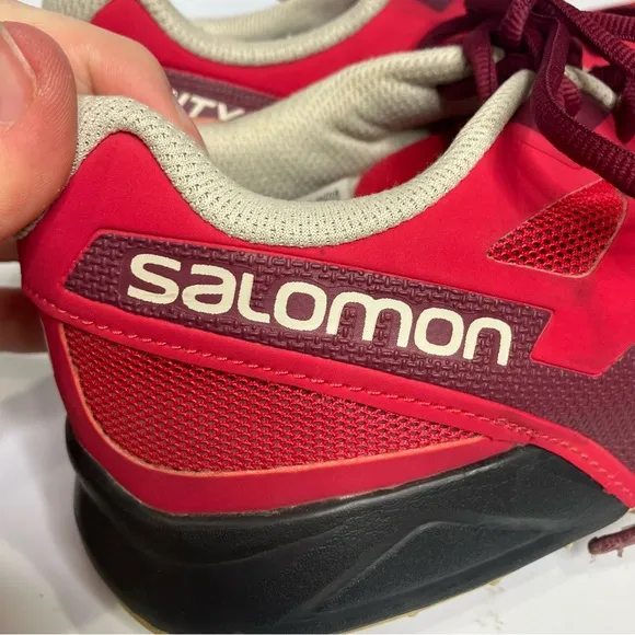 Salomon City Cross red sneakers men’s size 9 hiking casual activewear bright