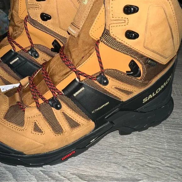 Salomon Men's Hiking Boots - Black and Tan