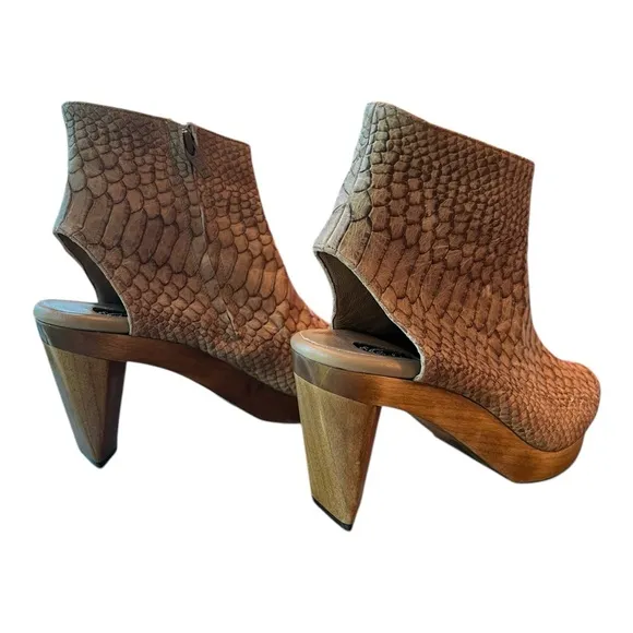 Salpy Artisan Leather Snakeskin Wood Heel Boots Terri Heel Size 71/2 Cocoa Brown