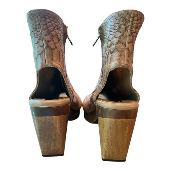 Salpy Artisan Leather Snakeskin Wood Heel Boots Terri Heel Size 71/2 Cocoa Brown