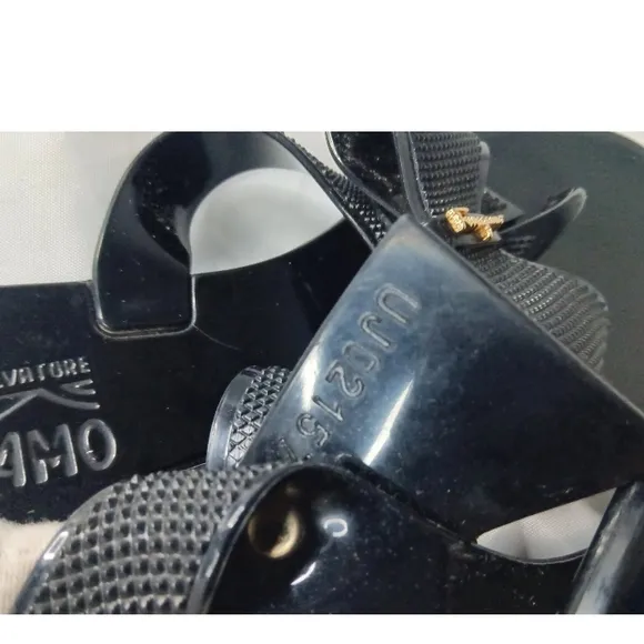 Salvatore Ferragamo Black Bow Jelly Thong Sandals Size 6 Made in Italy