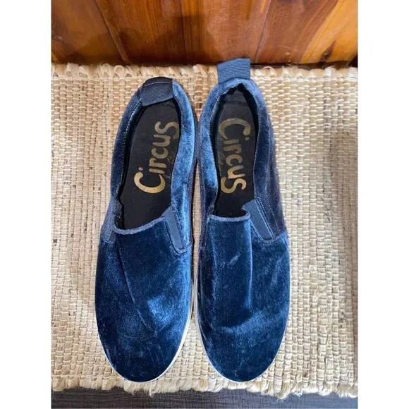 Sam Edelman Circus velvet blue slip on sneakers