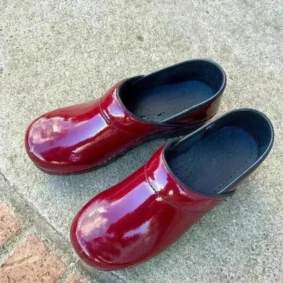 Saniya nursing shoes