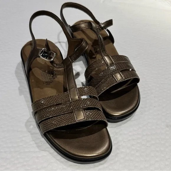 SAS brown copper women’s sandals - used once