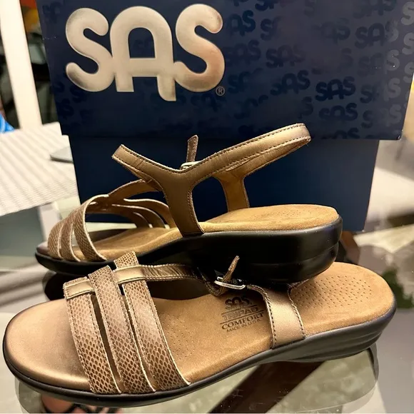 SAS brown copper women’s sandals - used once