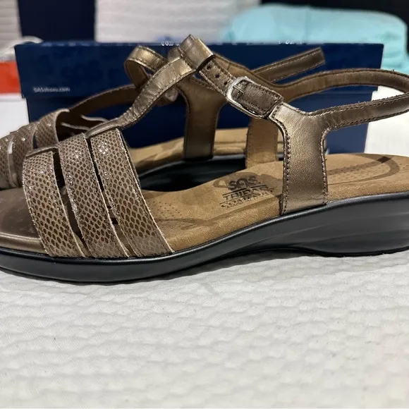 SAS brown copper women’s sandals - used once