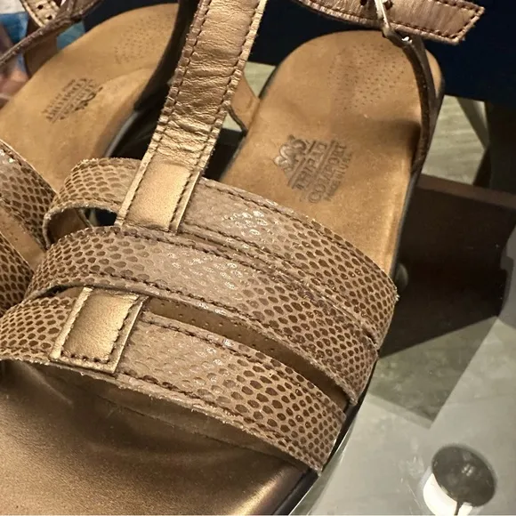 SAS brown copper women’s sandals - used once