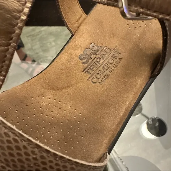 SAS brown copper women’s sandals - used once