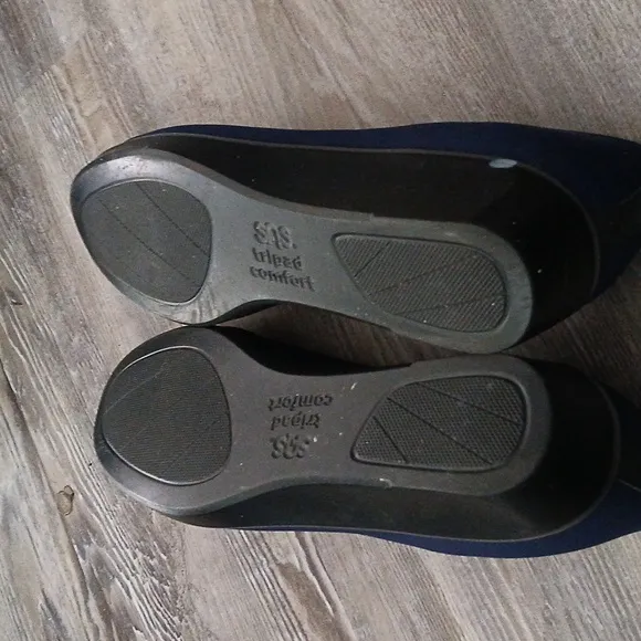 SAS women’s Bliss narrow navy stretchy slip on wedge shoes,  size 9N NIB