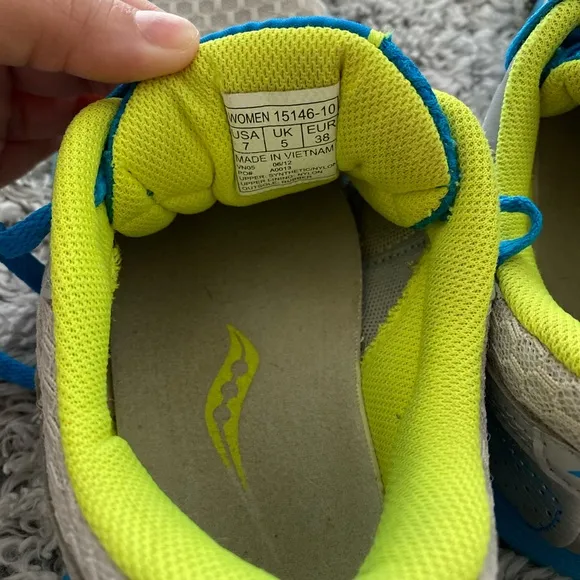 Saucony Outduel Women’s Running Shoes