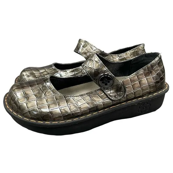 Savvy Mary Jane Copper Alligator Print Nurse Shoes Size 9
