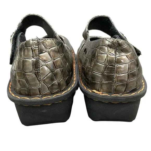 Savvy Mary Jane Copper Alligator Print Nurse Shoes Size 9