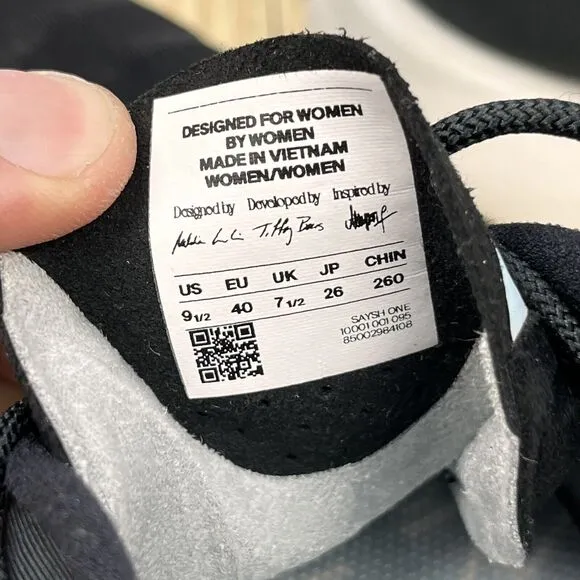 Saysh One Shoes Womens Sz 9.5 Black White Gum Lightweight Allyson Felix Sneakers