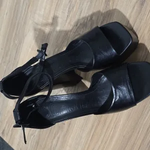 Schutz Elsie Women Sandals 8.5B Black Leather Open Toe Block Heel Platform Shoes