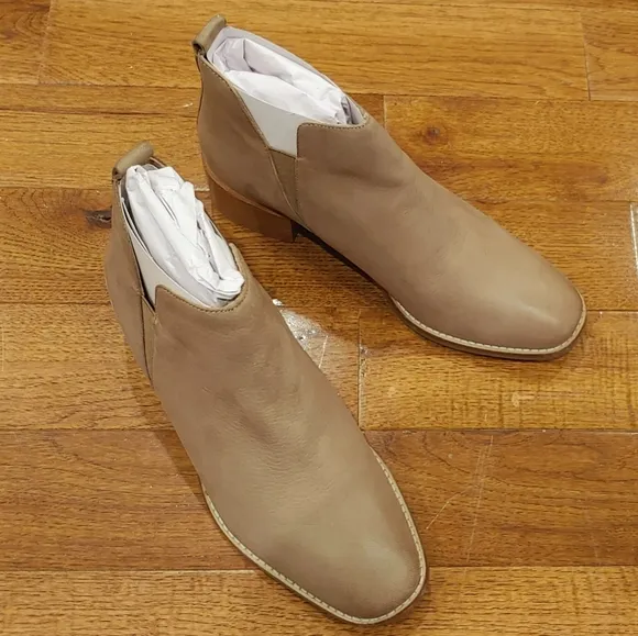Seychelles Offstage Chelsea Boots