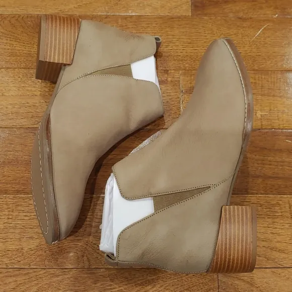 Seychelles Offstage Chelsea Boots