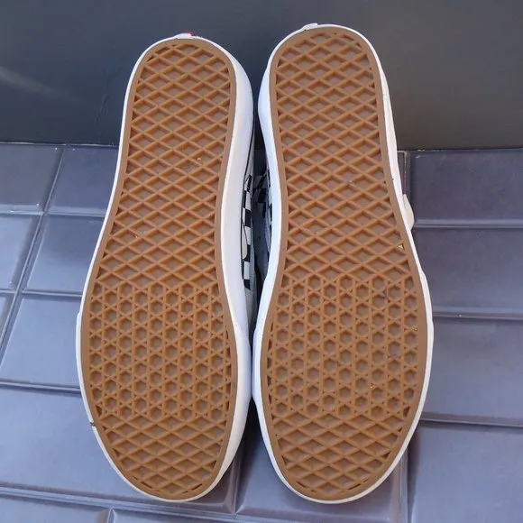 SIZE 10.5. VANS men's World’s # 1 Skateboard high top suede &amp; canvas sneakers.