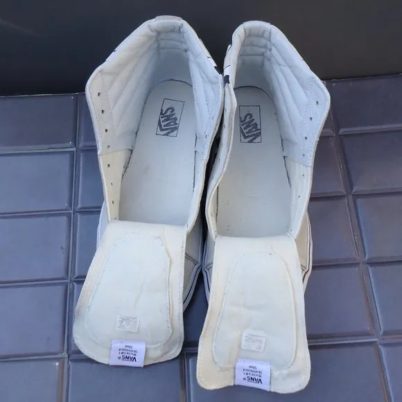 SIZE 10.5. VANS men's World’s # 1 Skateboard high top suede &amp; canvas sneakers.