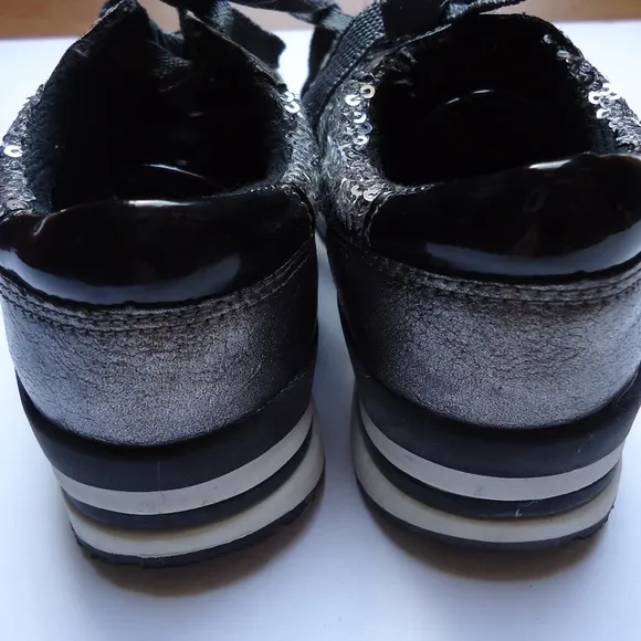 SIZE 11. ANGEL girl's sneakers shoes.