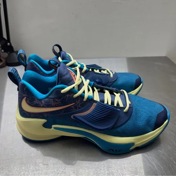 Size 11 - Nike Zoom Freak 3 NRG Valentines Day